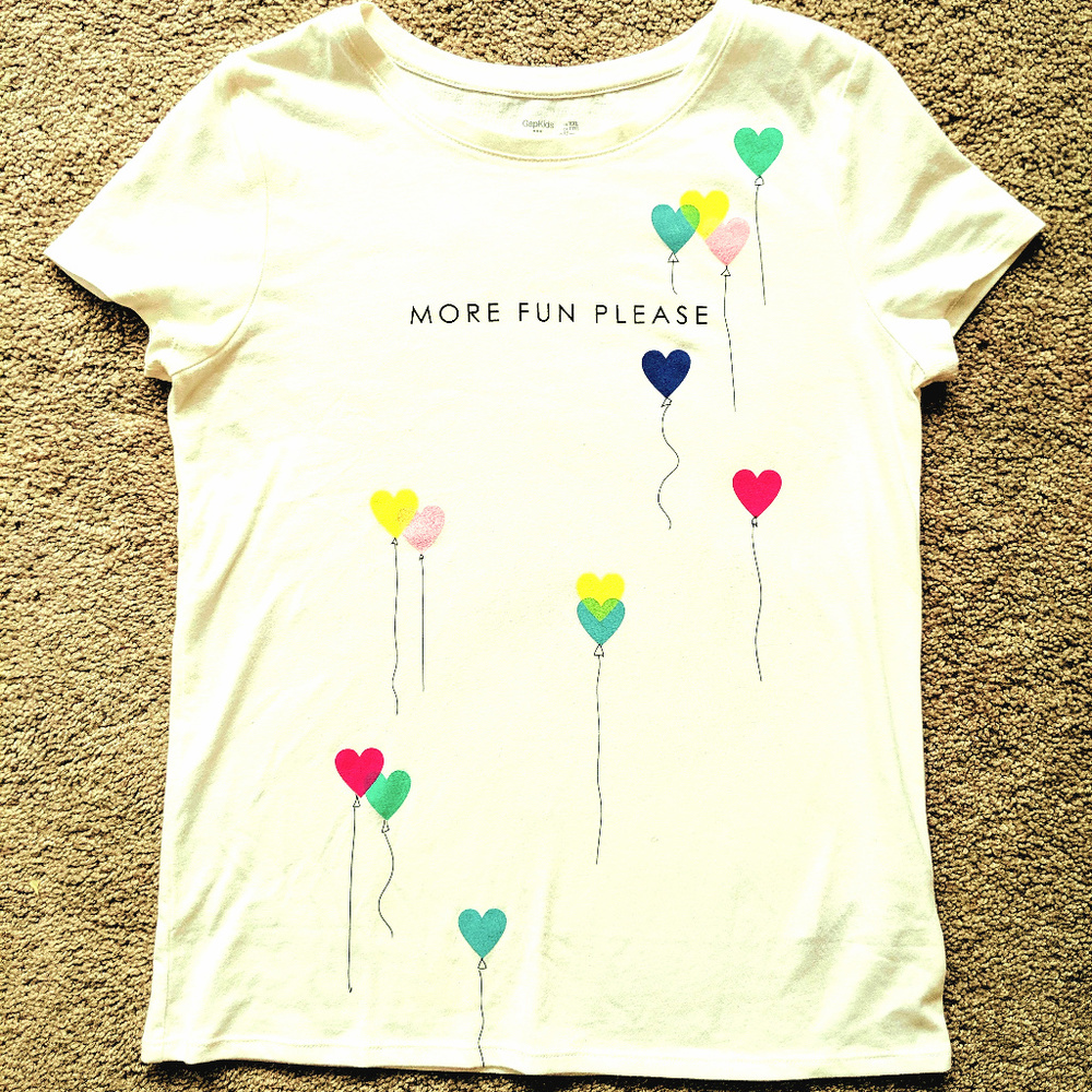 NWOT Girl's Gap T-Shirt With Heart Balloons